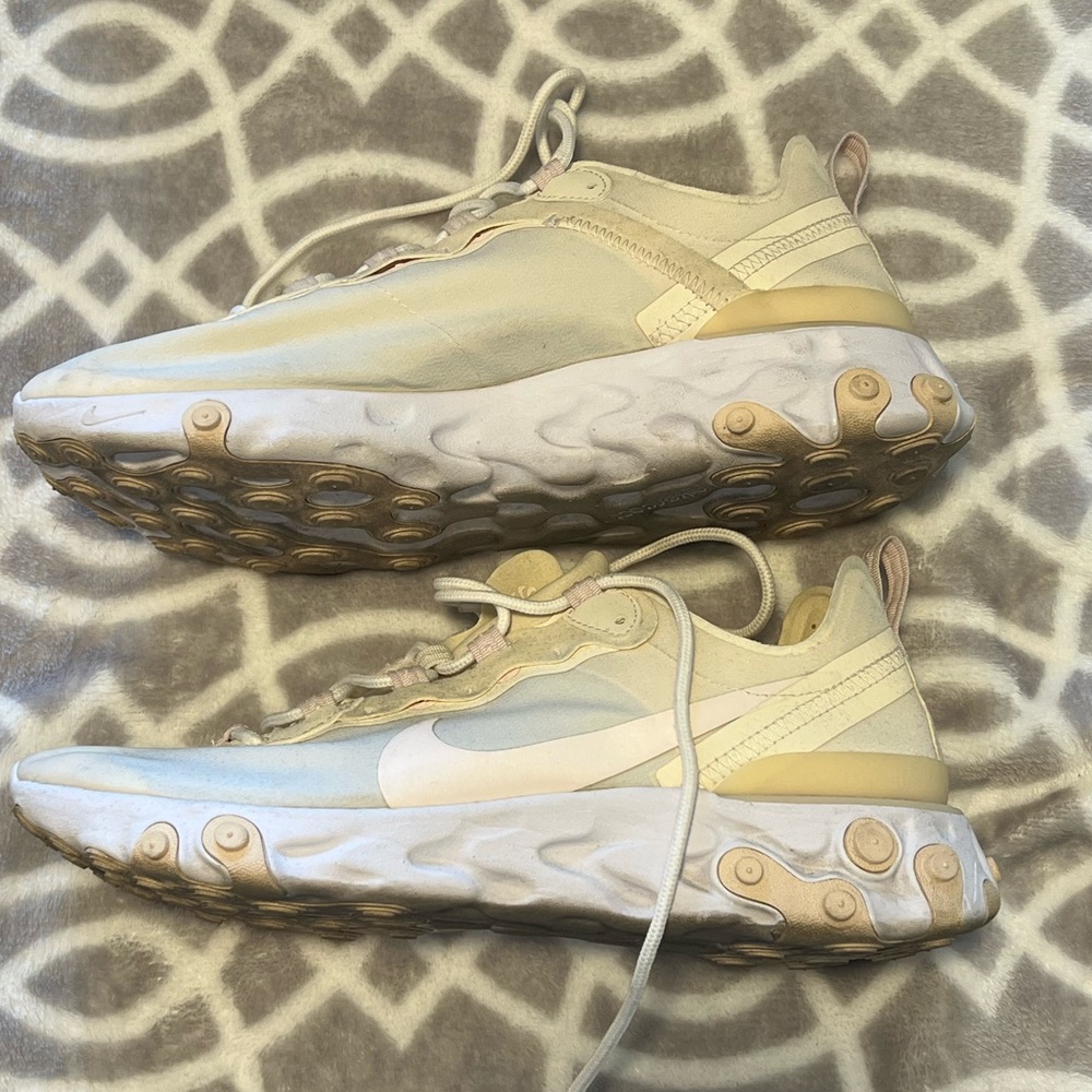 Nike React ELEMENT 55